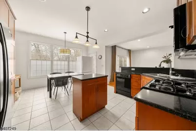 48 Bovensiepen Ct, Roseland, NJ 07068 - Photo 8