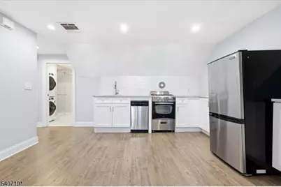 7 Main Ter, Bloomfield, NJ 07003 - Photo 6