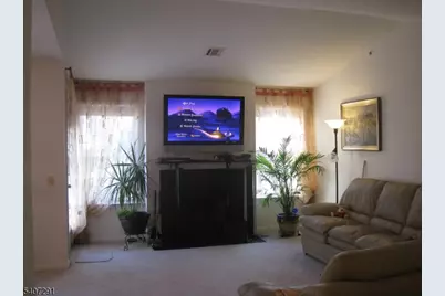 11 Evergreen Dr #64, Clifton, NJ 07014 - Photo 2