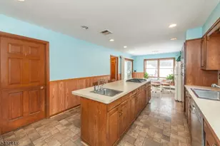 573 Wyckoff Ave, Mahwah Twp., NJ 07430 - Photo 16