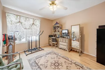 15 Paradise Pl, Roseland, NJ 07068 - Photo 20