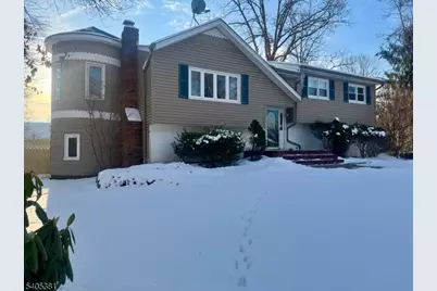 9 Windsor Dr, Jefferson Township, NJ 07438 - Photo 2