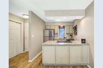13 Village Way #4E, Vernon Twp., NJ 07462 - Photo 4