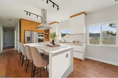 27 Sullivan Dr, Emerson, NJ 07630 - Photo 10