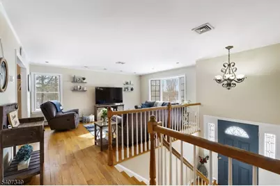 7 Mulberry Ln, Hampton Township, NJ 07860 - Photo 4