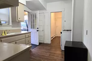 54 Stuyvesant Ave, Lyndhurst Township, NJ 07071 - Photo 4