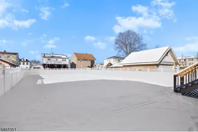 715 Stuyvesant Ave, Lyndhurst Township, NJ 07071 - Photo 4