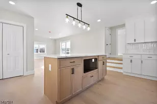 715 Stuyvesant Ave, Lyndhurst Township, NJ 07071 - Photo 14