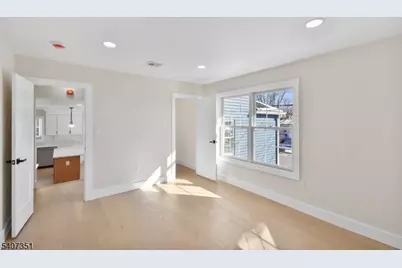 715 Stuyvesant Ave, Lyndhurst Township, NJ 07071 - Photo 20