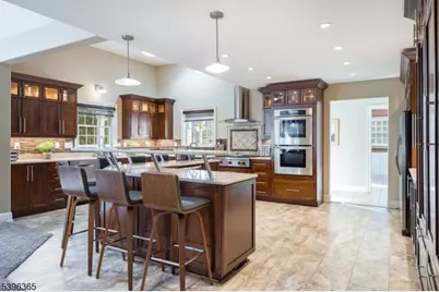 15 Ditzel Farm Ct, Scotch Plains Township, NJ 07076 - Photo 2