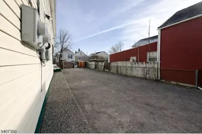 48 Holland St, Newark, NJ 07103 - Photo 24