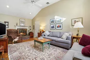 33 Yarmouth Dr, New Providence, NJ 07974 - Photo 12