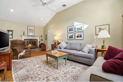 33 Yarmouth Dr, New Providence, NJ 07974 - Photo 14