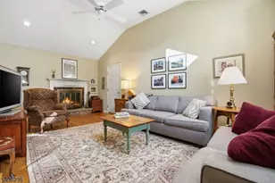 33 Yarmouth Dr, New Providence, NJ 07974 - Photo 14