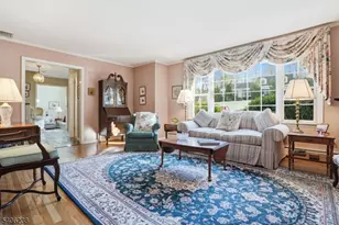 33 Yarmouth Dr, New Providence, NJ 07974 - Photo 4