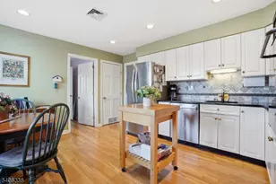 33 Yarmouth Dr, New Providence, NJ 07974 - Photo 10