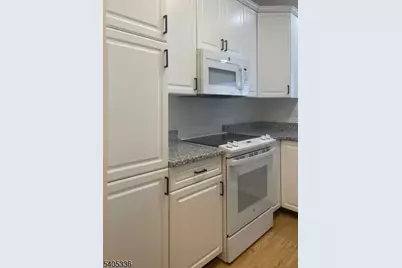 42 Heatherwood Lane, Bedminster Township, NJ 07921 - Photo 6