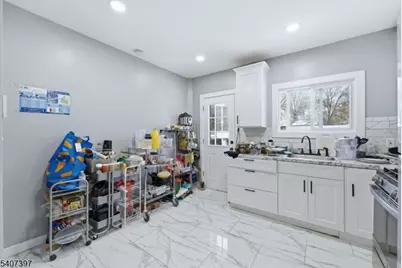 68 Kearny St, Newark, NJ 07104 - Photo 6