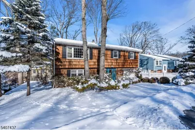 9 Corsica Rd, Hopatcong, NJ 07843 - Photo 2