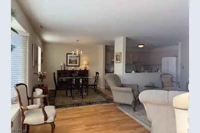 37 Chanda Ct, Clifton, NJ 07012 - Photo 2
