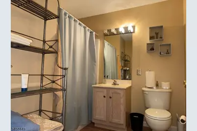 37 Chanda Ct, Clifton, NJ 07012 - Photo 10