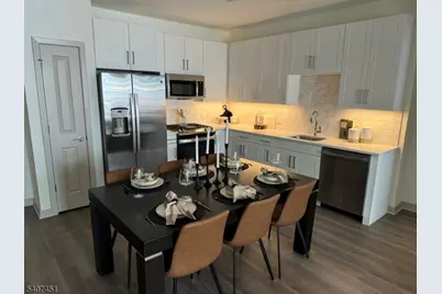 100 Eisenhower Pkwy #358, Livingston, NJ 07039 - Photo 2