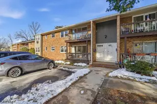 38 Deanna Dr, Hillsborough Township, NJ 08844 - Photo 2