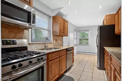 14 Arthur St, Roselle, NJ 07203 - Photo 8