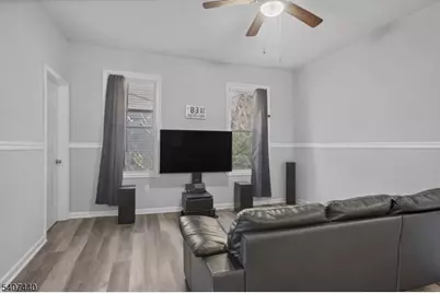 105 Huntington Ter, Newark, NJ 07112 - Photo 4