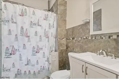 105 Huntington Ter, Newark, NJ 07112 - Photo 2