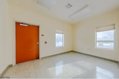 1000 Coventry Dr, Lopatcong Township, NJ 08865 - Photo 24