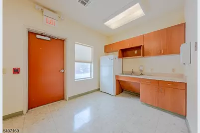 1000 Coventry Dr, Lopatcong Township, NJ 08865 - Photo 26