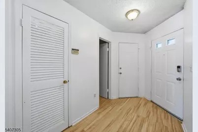 99 Woodmere Dr, Sayreville, NJ 08859 - Photo 14