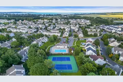 99 Woodmere Dr, Sayreville, NJ 08859 - Photo 40