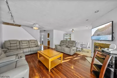 99 Woodmere Dr, Sayreville Boro, NJ 08859 - Photo 8