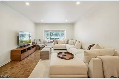 6 Hampshire Dr, Mendham, NJ 07945 - Photo 8