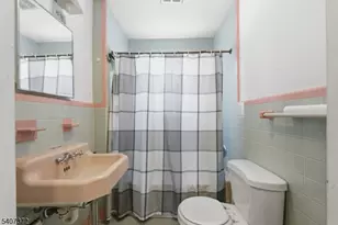 30 Reynolds Ave, Parsippany, NJ 07054 - Photo 18