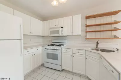 45 Royal Ave #36, Hawthorne, NJ 07506 - Photo 8