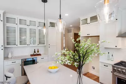 19 West Dr, Fairfield, NJ 07004 - Photo 8