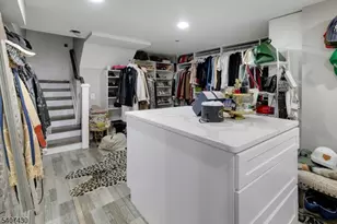 2 Knoll Rd, Fairfield, NJ 07004 - Photo 26