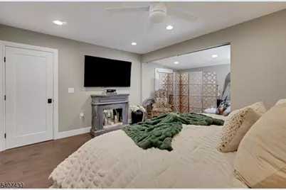 2 Knoll Rd, Fairfield, NJ 07004 - Photo 22