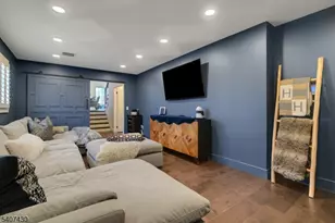 2 Knoll Rd, Fairfield, NJ 07004 - Photo 16