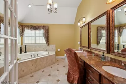 108 Hamilton Trl, Totowa, NJ 07512 - Photo 34