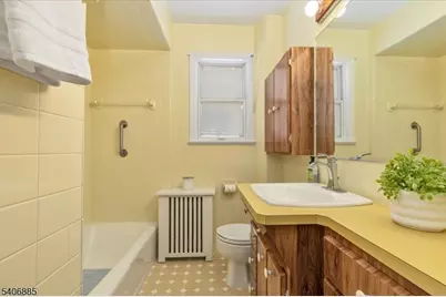 227 Mountainview Ave, Scotch Plains Township, NJ 07076 - Photo 12