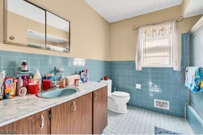 712 Moses Dr, Rahway, NJ 07065 - Photo 14