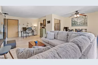 10 N Wood Ave #406, Linden, NJ 07036 - Photo 2