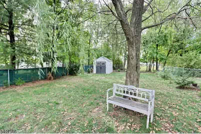 112 Diamond Bridge Ave, Hawthorne, NJ 07506 - Photo 18