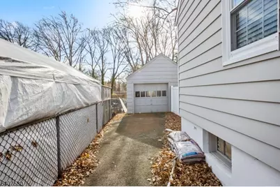 128 E Roselle Avenue, Roselle Park, NJ 07204 - Photo 28