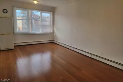 24 E Price St, Linden, NJ 07036 - Photo 2