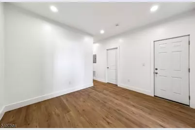 275 Claremont Ave, Jersey City, NJ 07305 - Photo 8